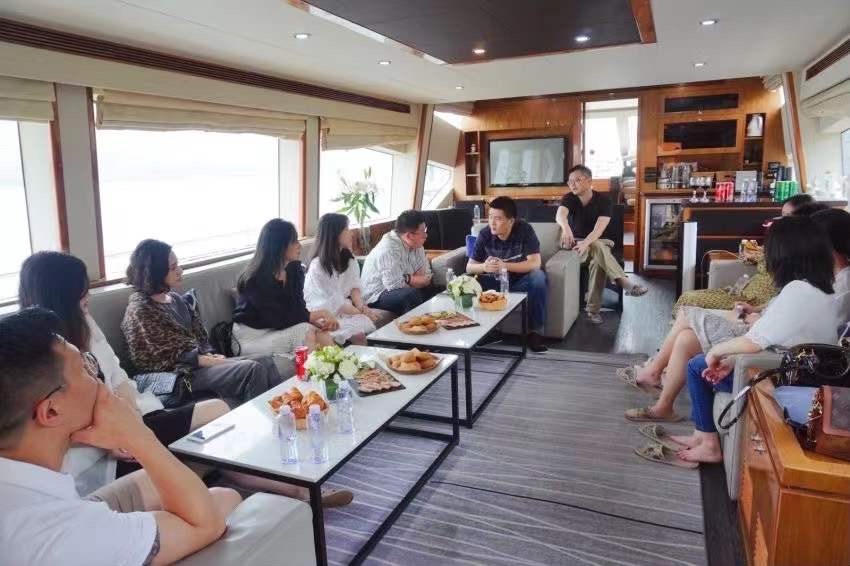 Investor Roundtable — Closed-door Exchange